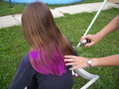 Bombe laqué pour cheveux - Rouge