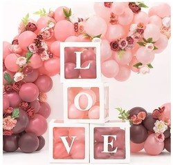4 cubes en carton love